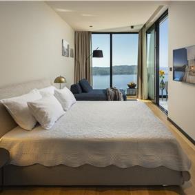 Luxury 5-Bedroom Sea-View Villa with Heated Infinity Pool in Orasac near Dubrovnik – Sleeps 10